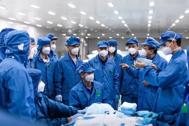 為什么上海能迅速集結(jié)出“抗疫生力軍”？這一緊急立法是關(guān)鍵
