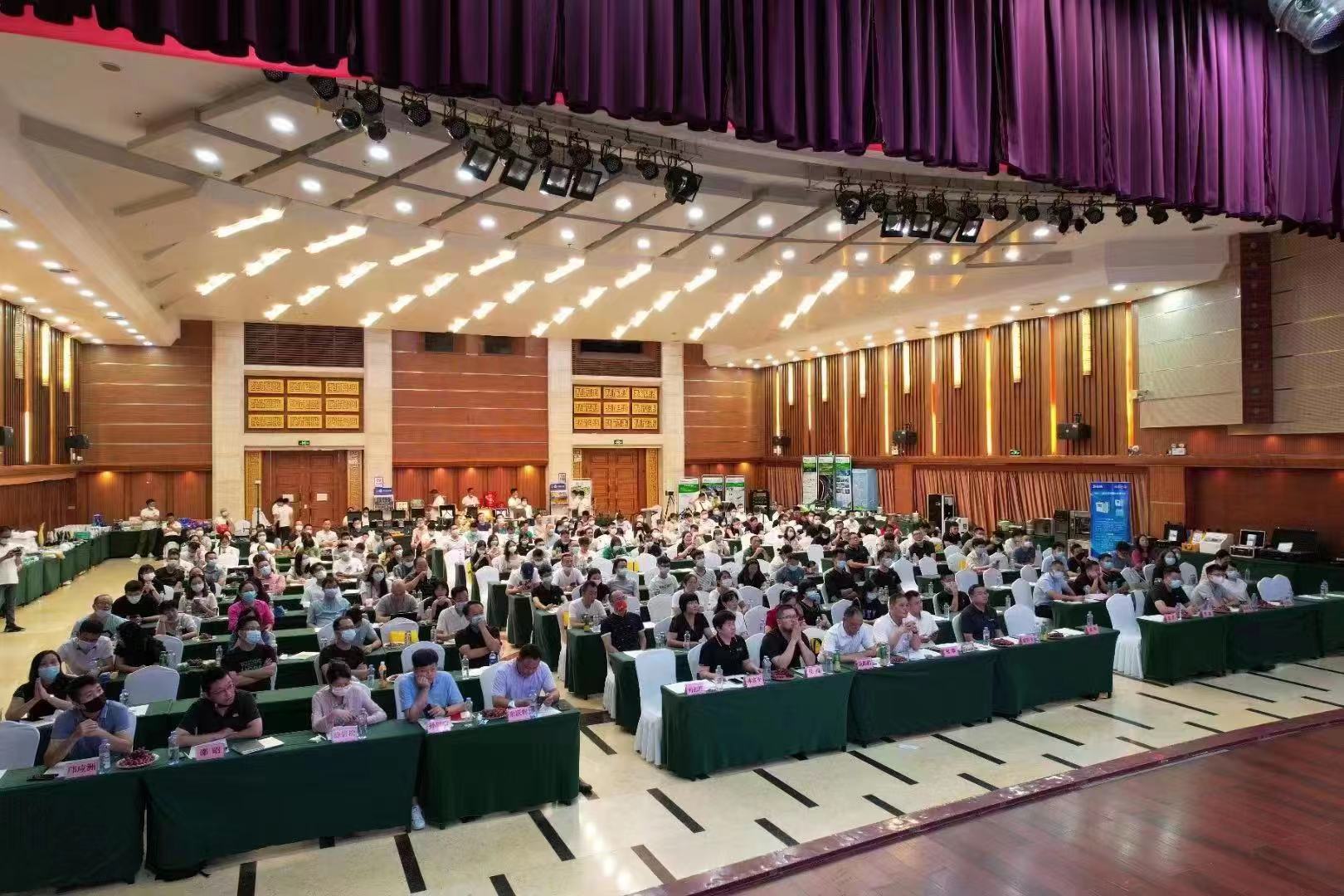 2022年國集采政企供應鏈解決方案發(fā)布會-2.jpg
